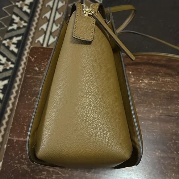 Tory Burch Robinson Pebbled Tote - Picture 7 of 16